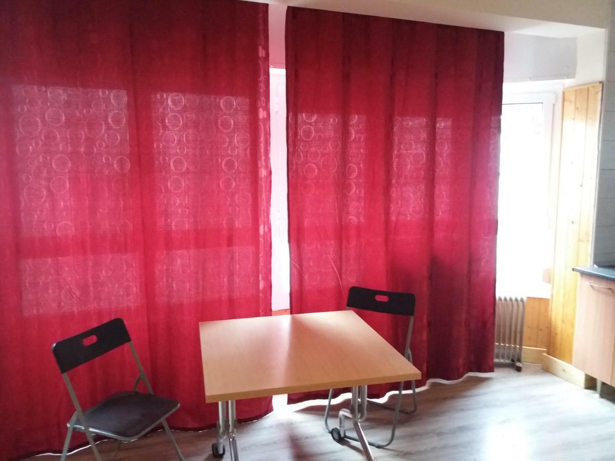 Rosesapparts Estudios & Parking Esterno foto